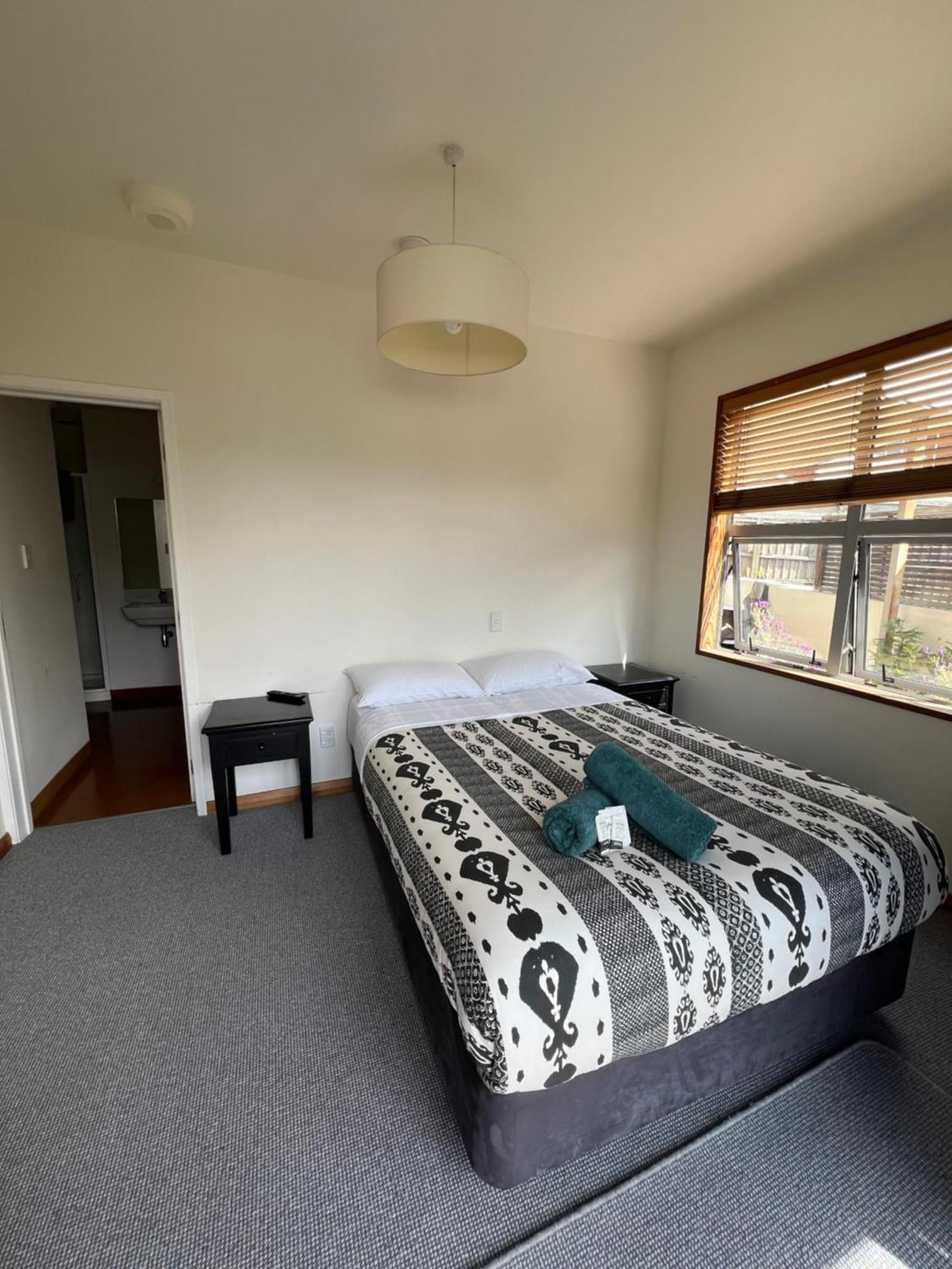 On Top Backpackers Dunedin Exterior foto