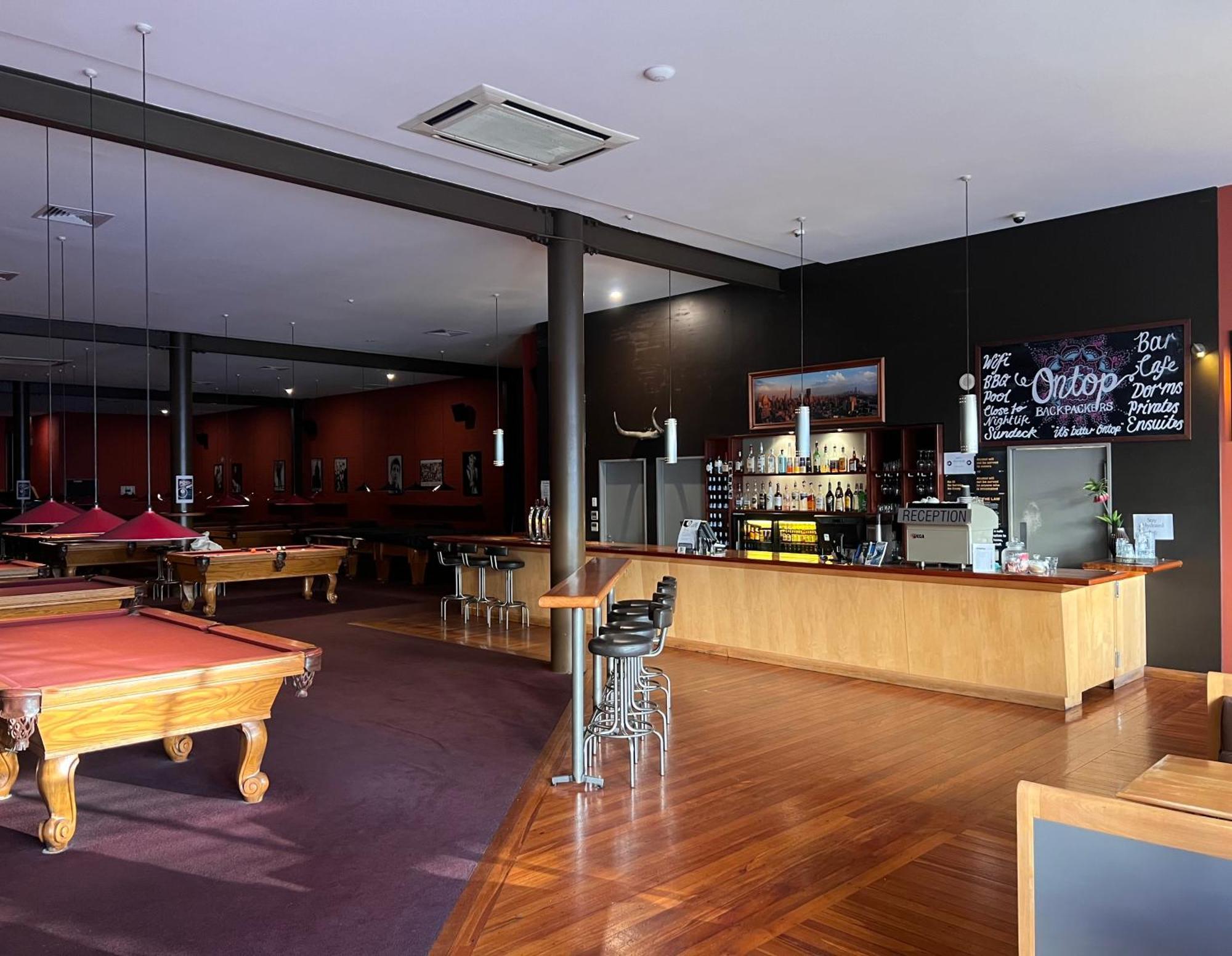On Top Backpackers Dunedin Exterior foto
